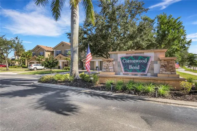 $225,000 | 3240 Cottonwood Bend, Unit 206, Fort Myers, FL 33905