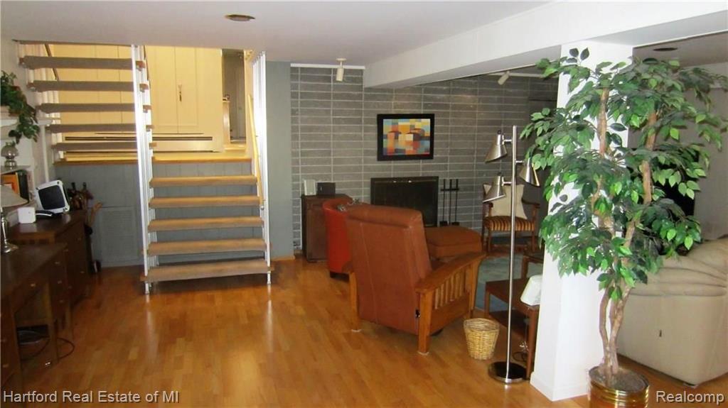 36102 Paddleford Road Farmington Hills, MI 48331 - Photo 12 of 37