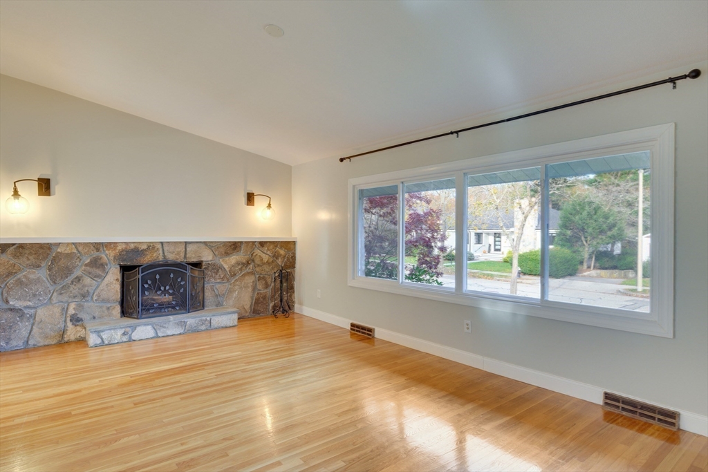 93 Woodcliff Road Chestnut Hill, MA 02467 - Photo 11 of 42