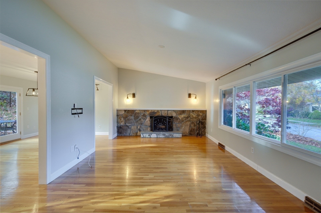 93 Woodcliff Road Chestnut Hill, MA 02467 - Photo 12 of 42