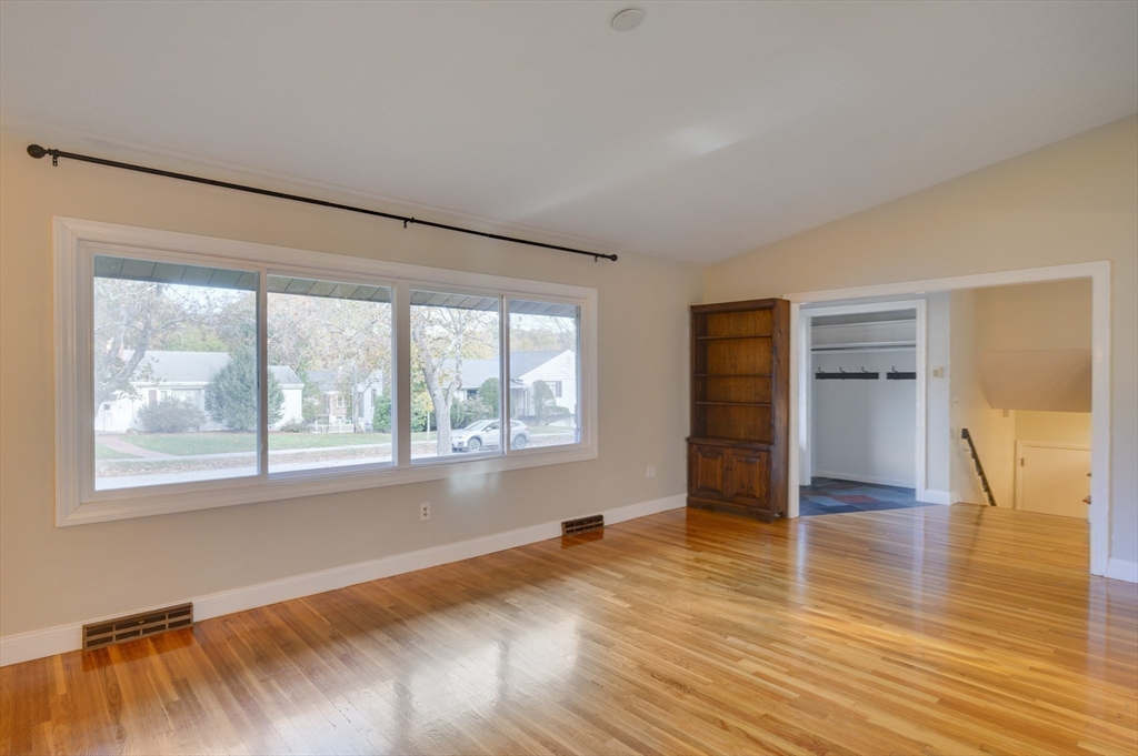 93 Woodcliff Road Chestnut Hill, MA 02467 - Photo 13 of 42