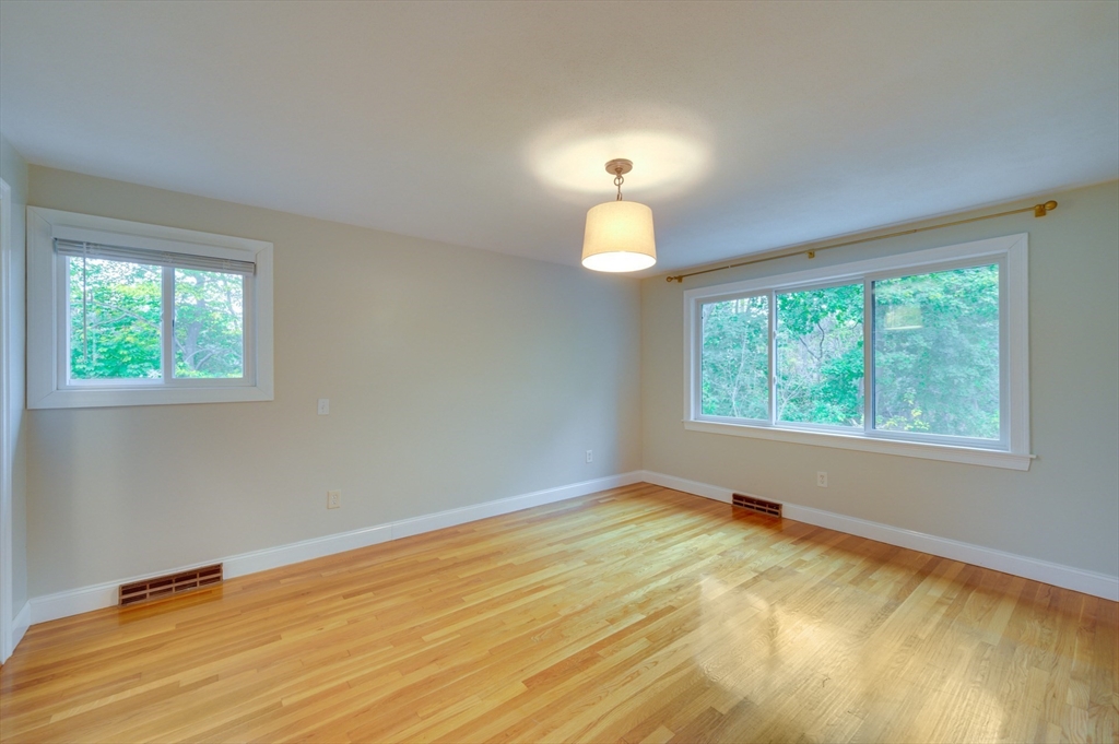 93 Woodcliff Road Chestnut Hill, MA 02467 - Photo 15 of 42