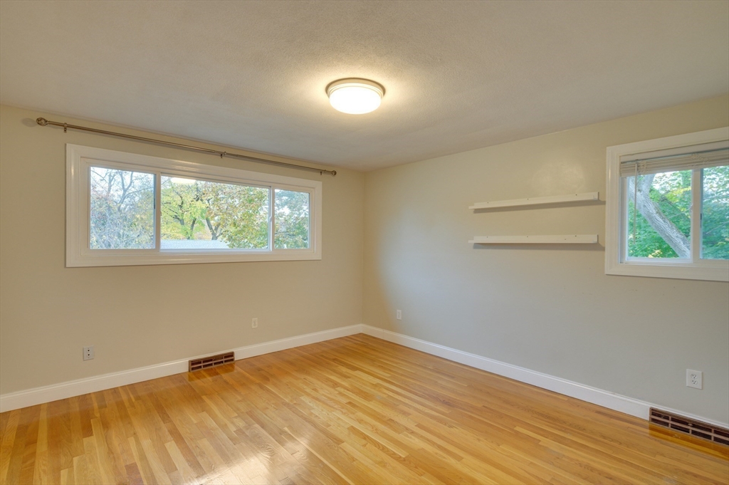 93 Woodcliff Road Chestnut Hill, MA 02467 - Photo 19 of 42