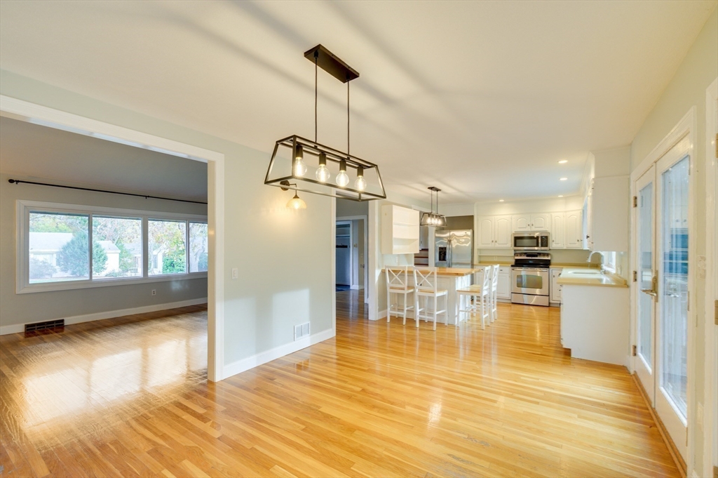 93 Woodcliff Road Chestnut Hill, MA 02467 - Photo 10 of 42