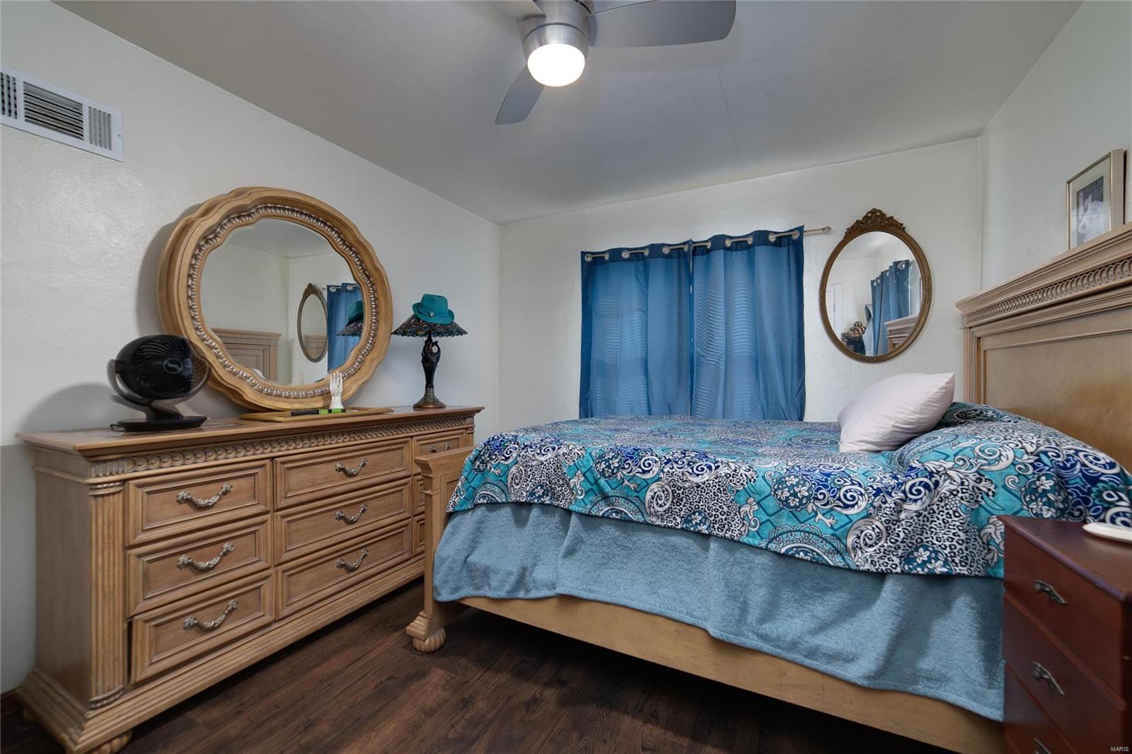 2919 Hilleman Avenue St. Louis, MO 63114 - Photo 12 of 38