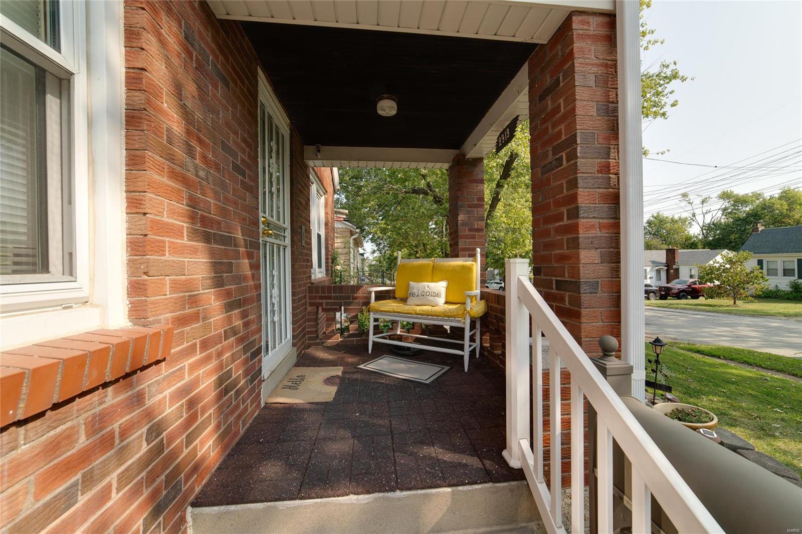 2919 Hilleman Avenue St. Louis, MO 63114 - Photo 2 of 38