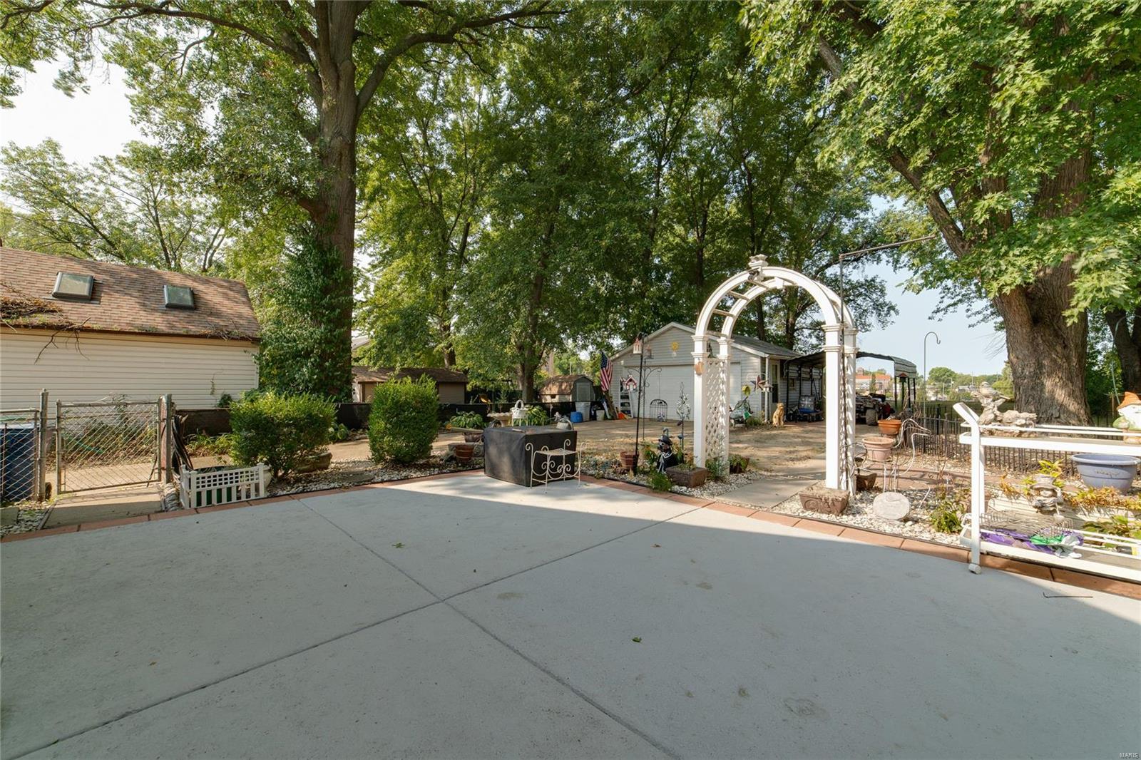 2919 Hilleman Avenue St. Louis, MO 63114 - Photo 24 of 38