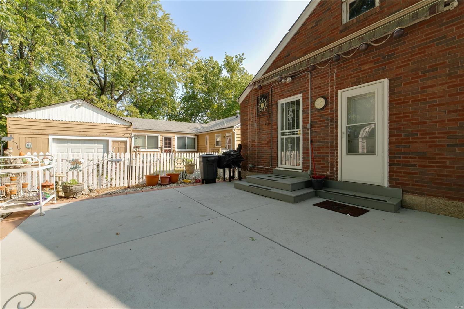 2919 Hilleman Avenue St. Louis, MO 63114 - Photo 25 of 38