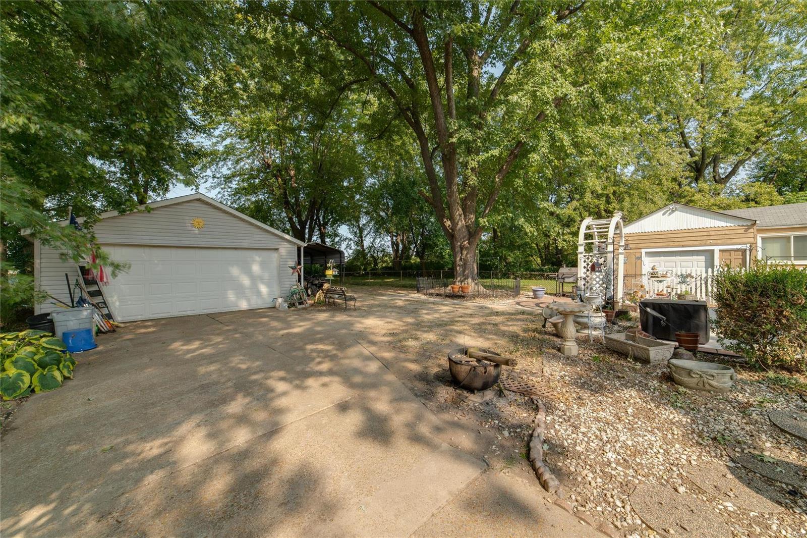 2919 Hilleman Avenue St. Louis, MO 63114 - Photo 28 of 38