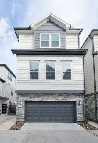 $3,300 | 845 Fisher Street, Unit E, Houston, TX 77018