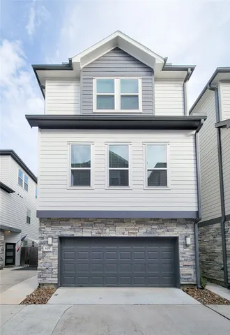 $3,300 | 845 Fisher Street, Unit E, Houston, TX 77018