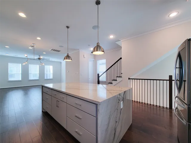 $3,300 | 845 Fisher Street, Unit E, Houston, TX 77018