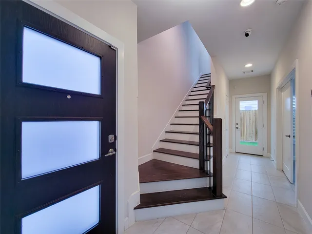 $3,300 | 845 Fisher Street, Unit E, Houston, TX 77018