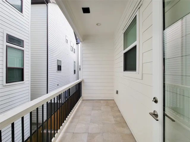 $3,300 | 845 Fisher Street, Unit E, Houston, TX 77018