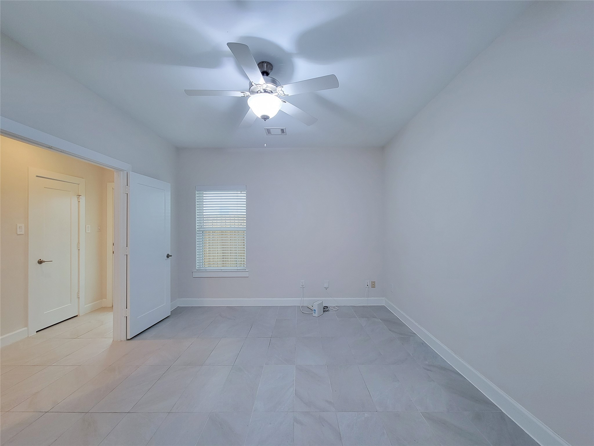 845 Fisher Street, Unit E Houston, TX 77018 - Photo 6 of 47