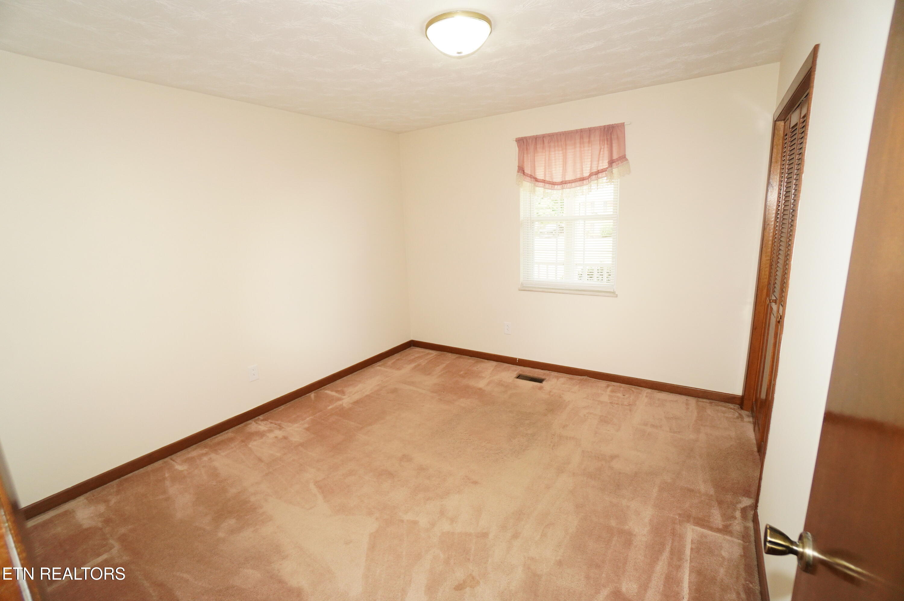 633 Shaver Drive Talbott, TN 37877 - Photo 22 of 43 interior updated (20)