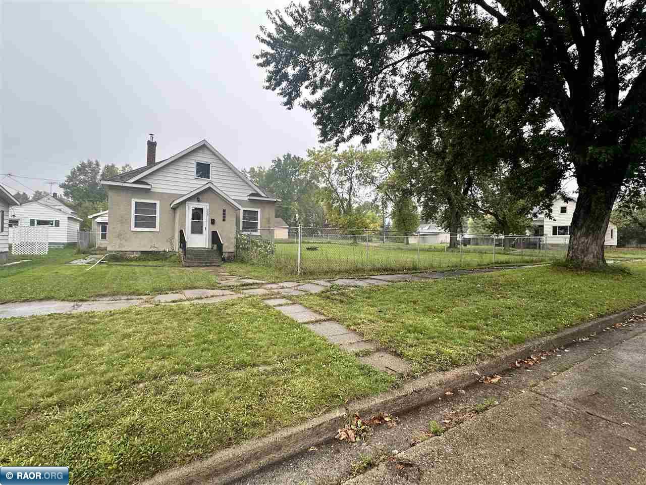 327 7th Street Southwest Chisholm, MN 55719 - Photo 2 of 28