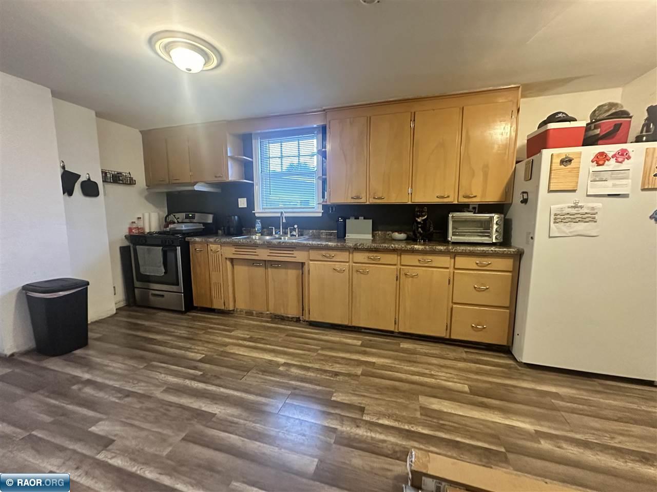 327 7th Street Southwest Chisholm, MN 55719 - Photo 4 of 28