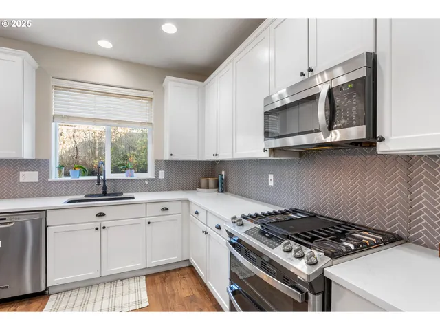 $678,369 | 16270 Southeast Jasper Drive, Damascus, OR 97089