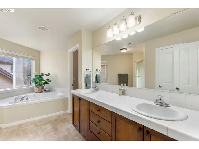 $678,369 | 16270 Southeast Jasper Drive, Damascus, OR 97089