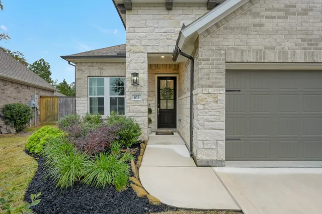 $410,000 | 105 Dove Springs Court, Conroe, TX 77304