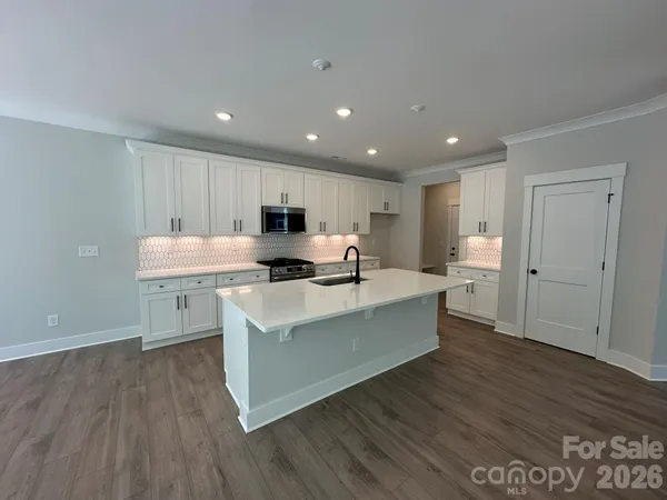 a view of utility room