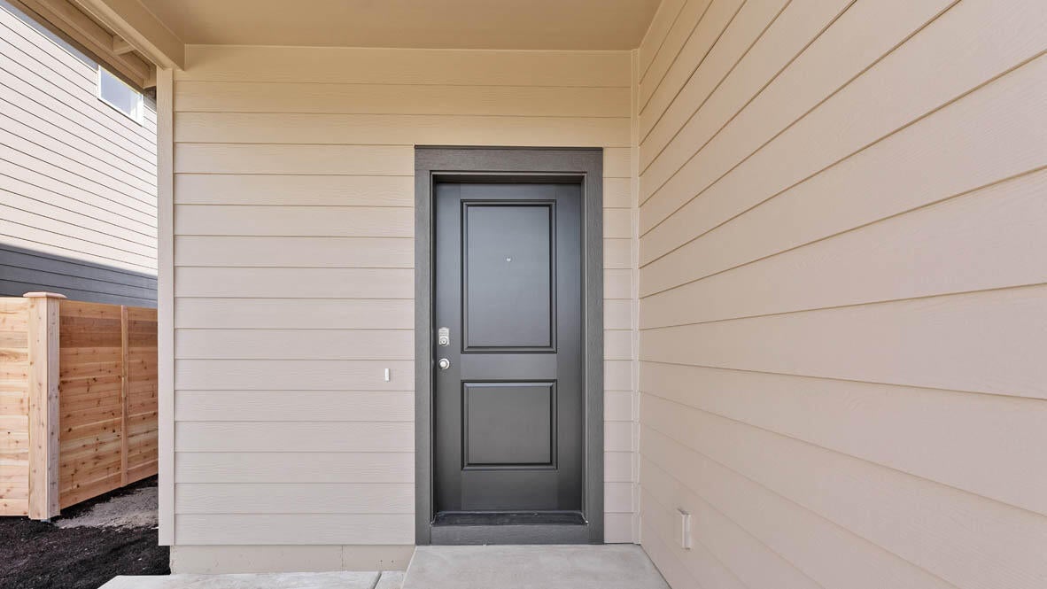 61175 Southeast Splendor Lane Bend, OR 97702 - Photo 2 of 35 002 entry