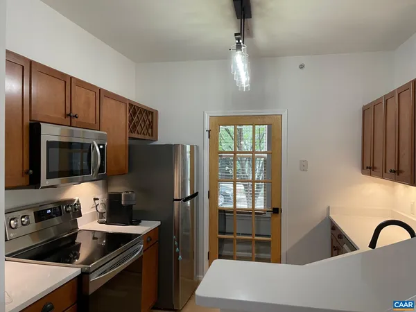 $2,250 | 710 Walker Square, Unit 2B, Charlottesville, VA 22903