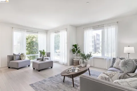$738,000 | 51 Innes Court, Unit 204, San Francisco, CA 94124