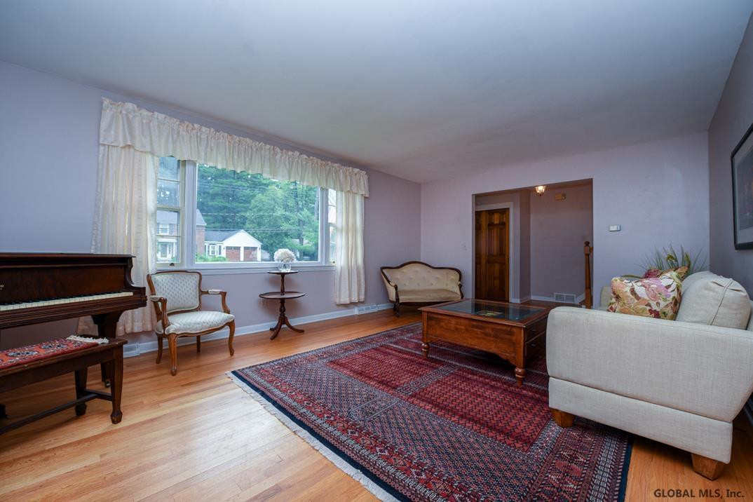 155 Winne Road Bethlehem, NY 12054 - Photo 4 of 26 Photo 4