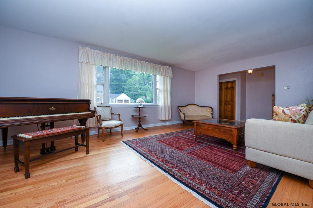 155 Winne Road Bethlehem, NY 12054 - Photo 5 of 26 Photo 5