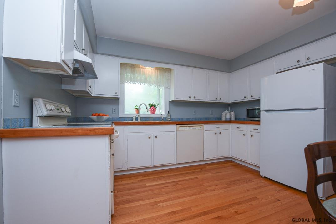 155 Winne Road Bethlehem, NY 12054 - Photo 6 of 26 Photo 6
