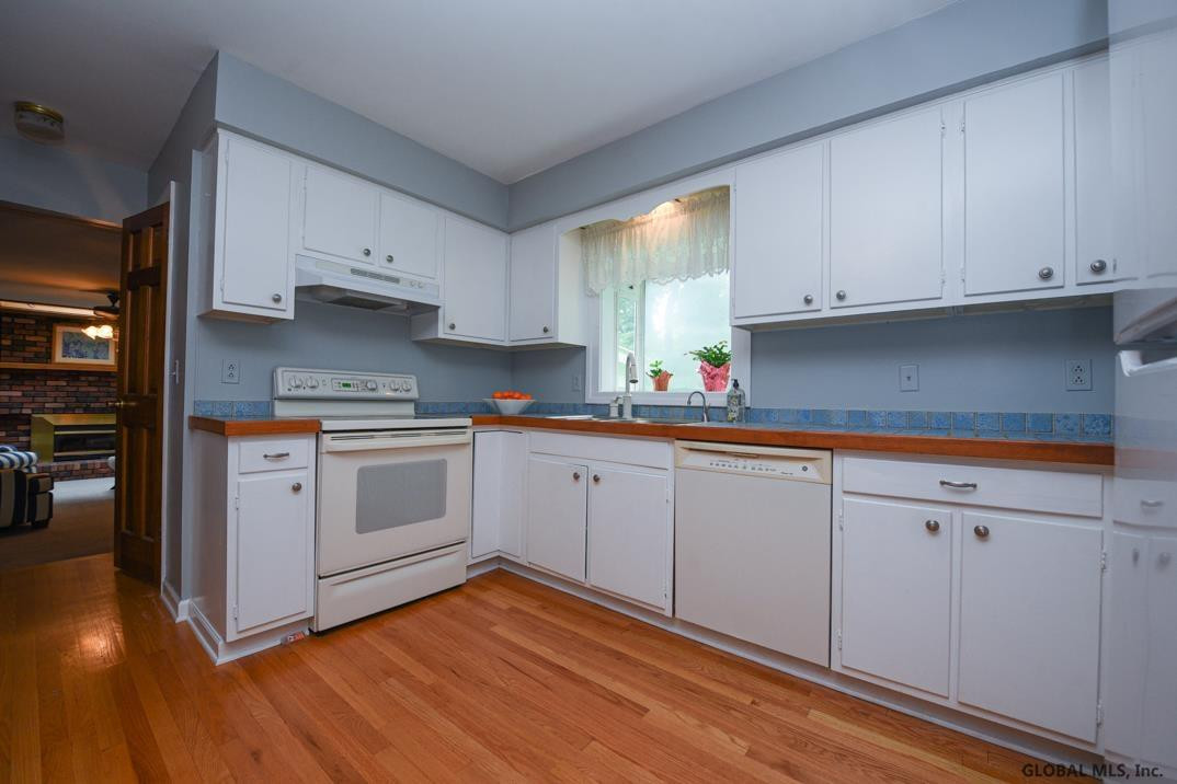 155 Winne Road Bethlehem, NY 12054 - Photo 7 of 26 Photo 7