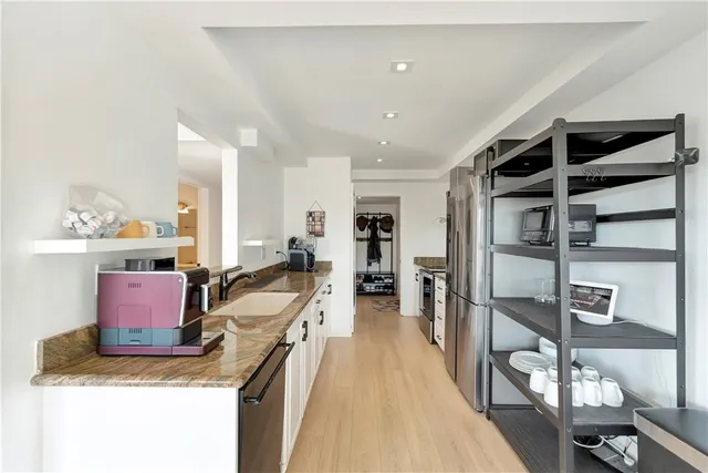 $675,000 | 605 Redondo Avenue, Unit 308, Long Beach, CA 90814