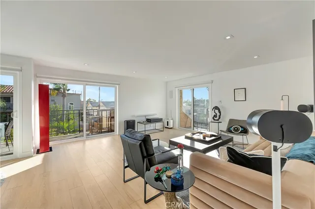 $675,000 | 605 Redondo Avenue, Unit 308, Long Beach, CA 90814