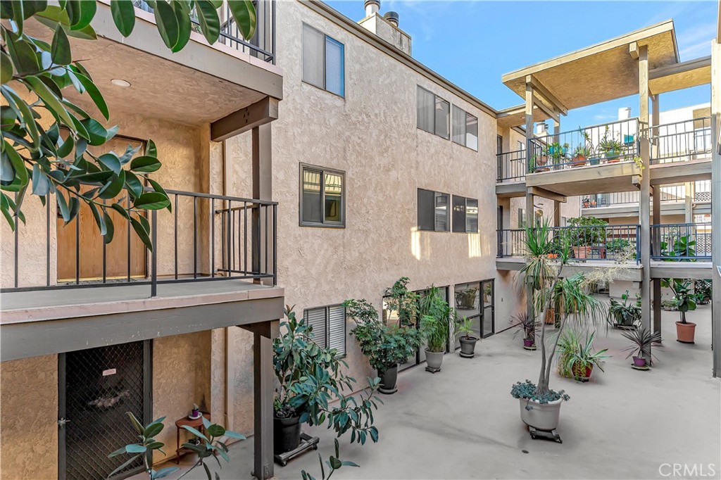 605 Redondo Avenue, Unit 308 Long Beach, CA 90814 - Photo 3 of 38 a view of yard with patio