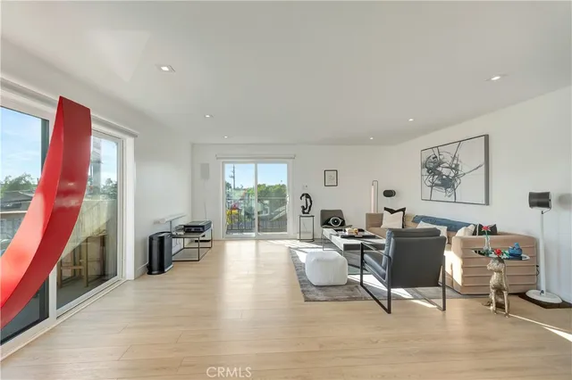 $675,000 | 605 Redondo Avenue, Unit 308, Long Beach, CA 90814