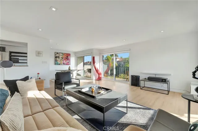 $675,000 | 605 Redondo Avenue, Unit 308, Long Beach, CA 90814