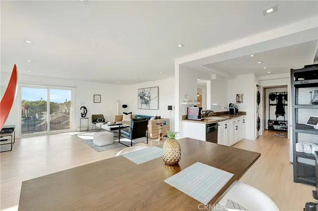 $675,000 | 605 Redondo Avenue, Unit 308, Long Beach, CA 90814