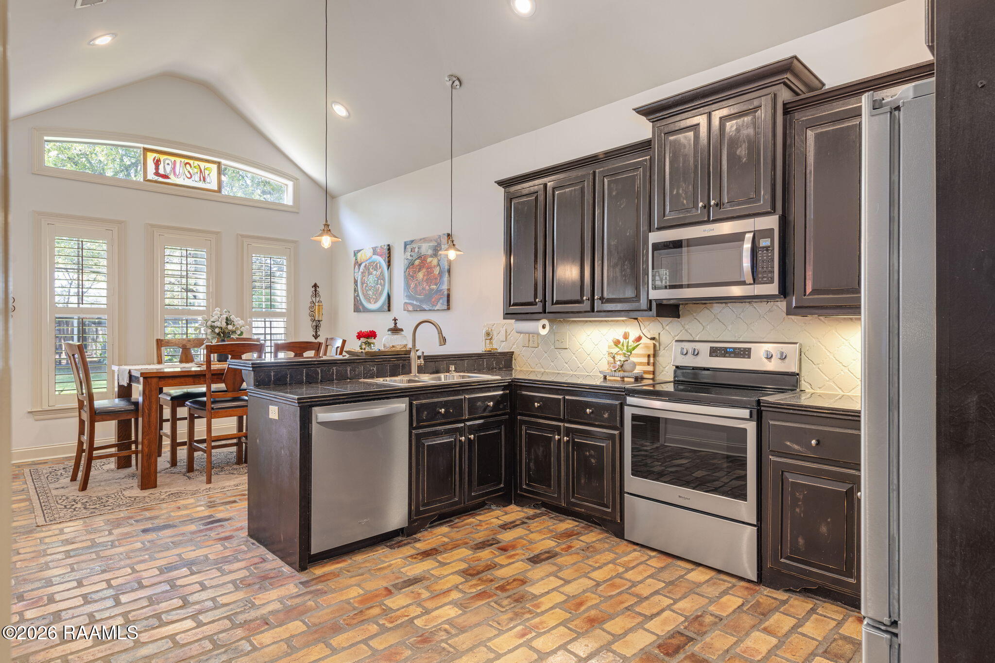 201 Dustin Circle Broussard, LA 70518 - Photo 10 of 27 Kitchen and Dining