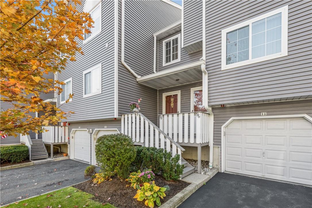 98 Eagle Ridge Way Nanuet, NY 10954 - Photo 1 of 1 Immaculate Upper Bucknell Unit