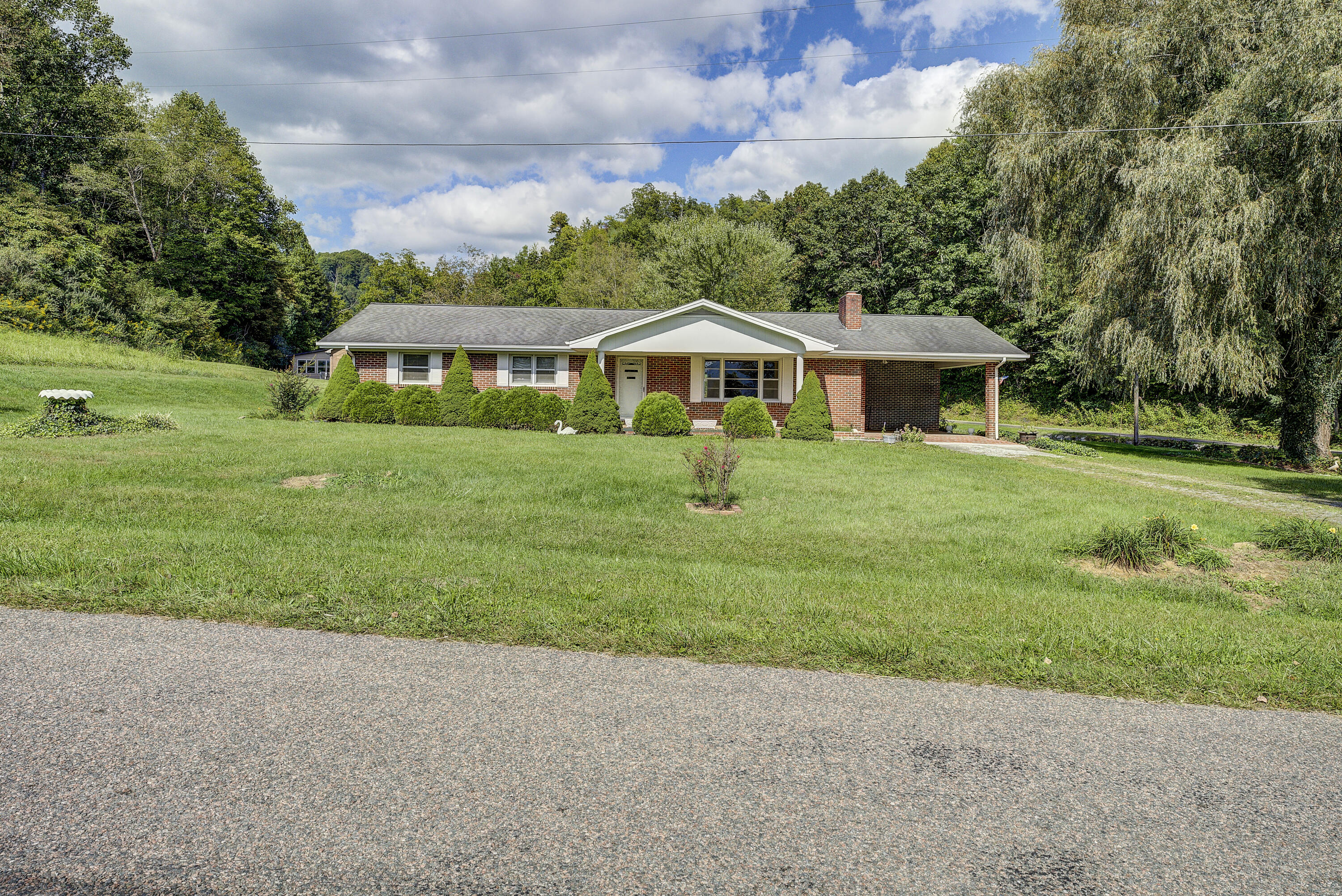500 Slabtown Road Mountain City, TN 37683 - Photo 6 of 39 Slab-40