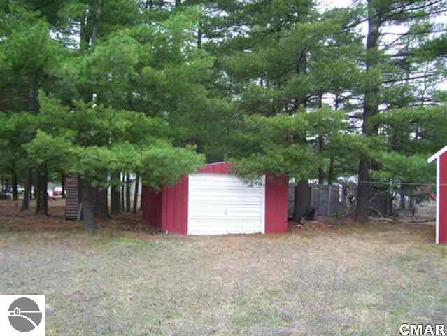10360 North Finley Lk Road Harrison, MI 48625 - Photo 8 of 18 1767376-7.JPG