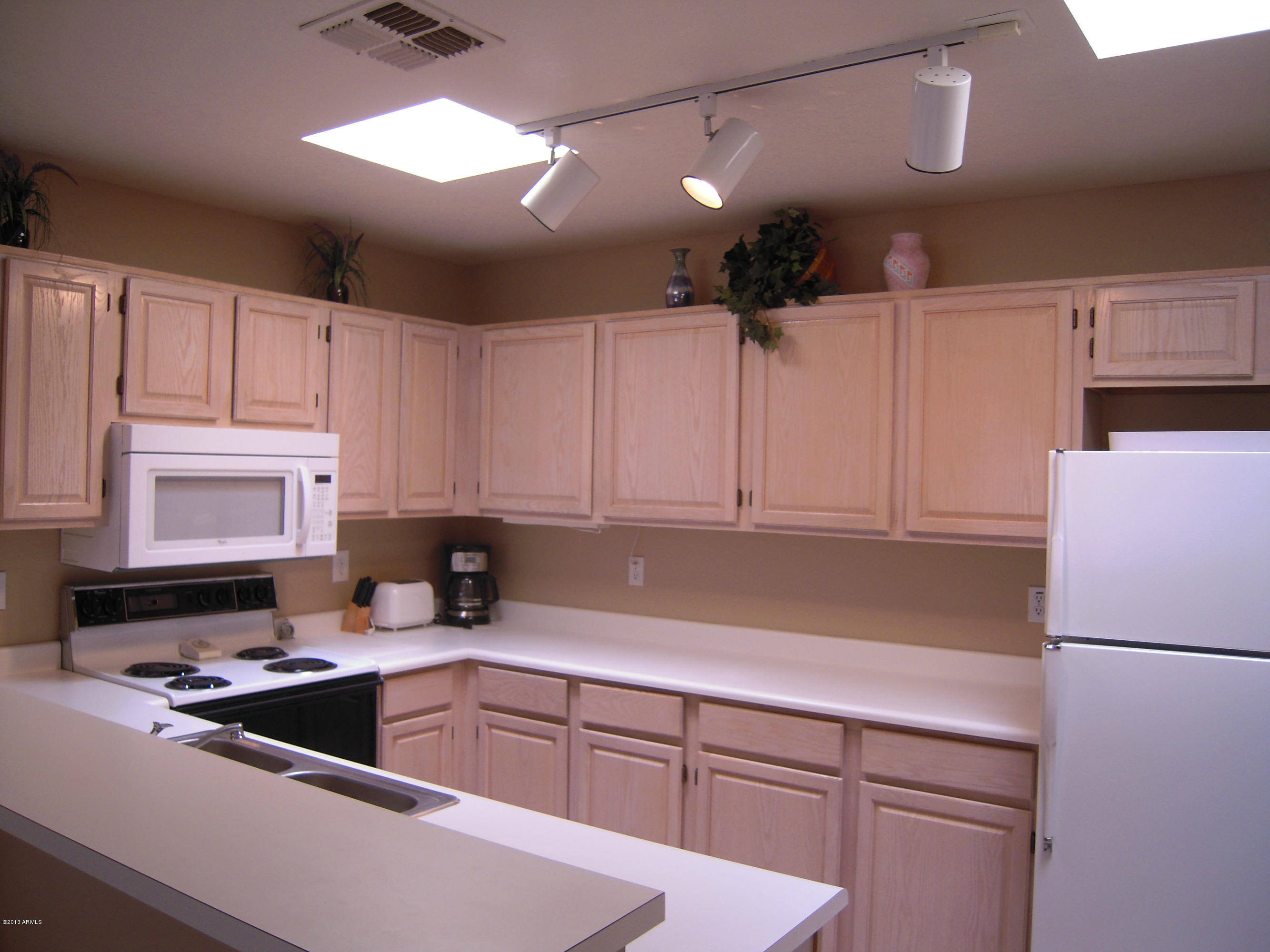 14300 West Bell Road, Unit 229 Surprise, AZ 85374 - Photo 5 of 15 Kitchen