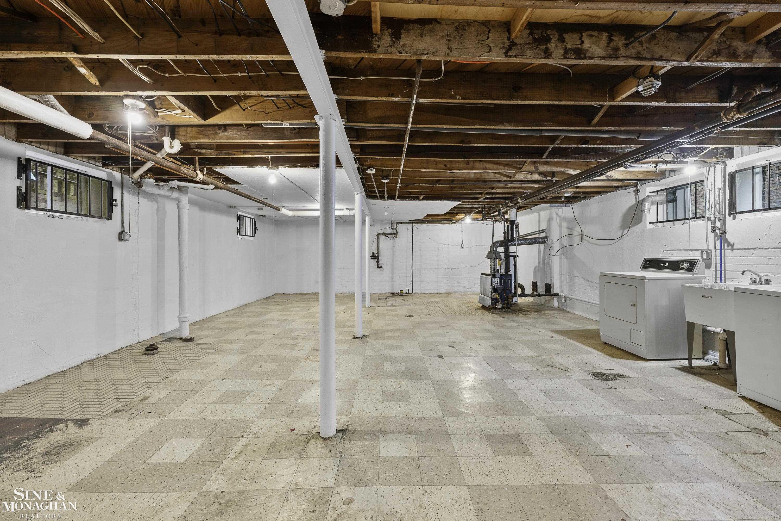 5109 Yorkshire Road Detroit, MI 48224 - Photo 24 of 35 50162098-de1b3f63-c455-43c6-a00f-af051a210ec8.JPG