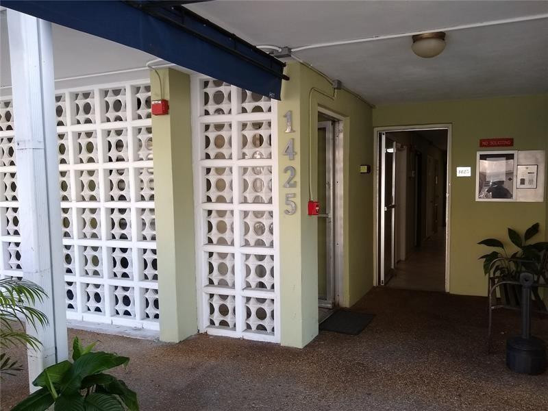 1425 Arthur Street, Unit 414B Hollywood, FL 33020 - Photo 7 of 50 lobby