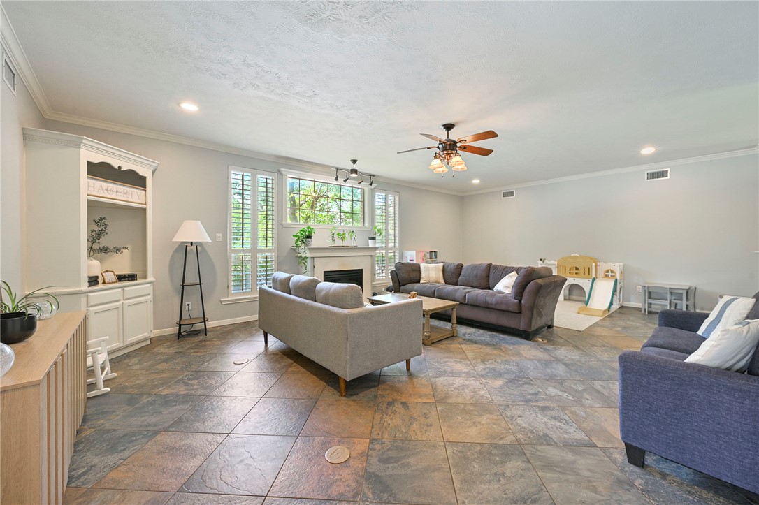 5601 Hampton Court Bryan, TX 77802 - Photo 6 of 28