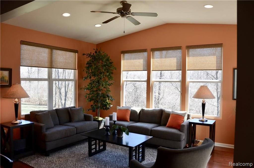 7026 Oakhurst Ridge Road Clarkston, MI 48348 - Photo 10 of 30