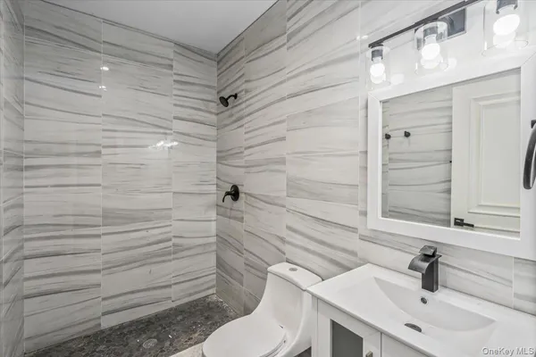 $2,299,999 | 233-17 38th Drive | Douglaston
