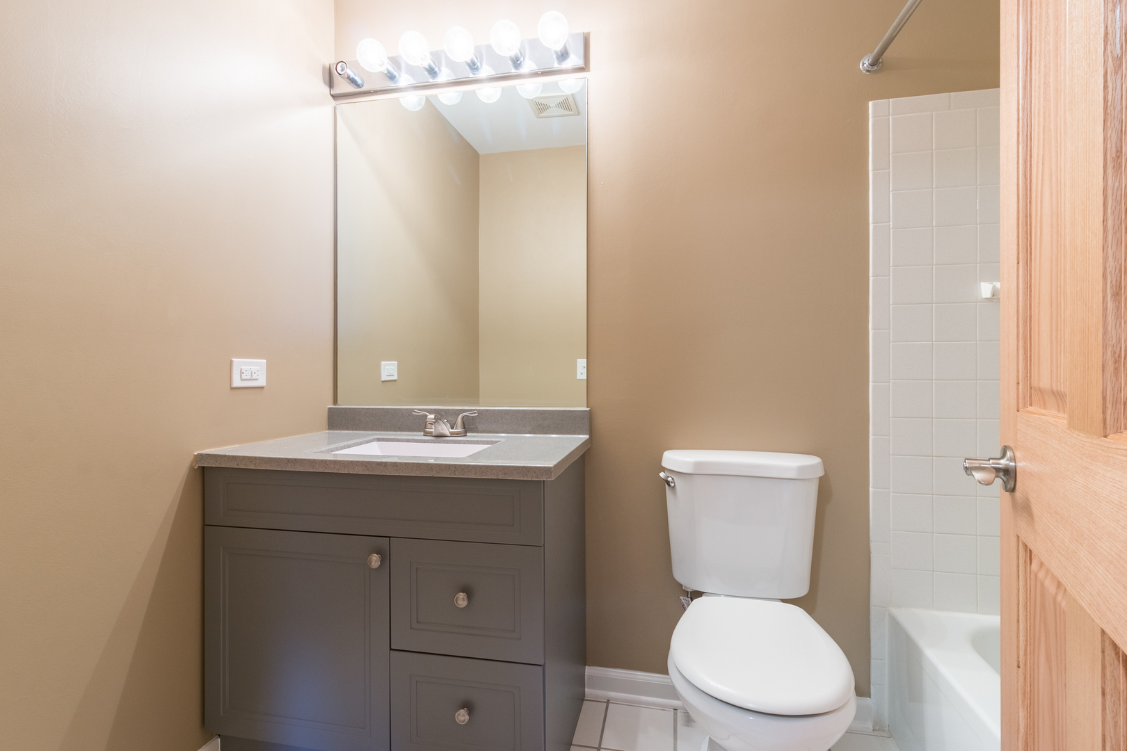 711 Sunfish Point Schaumburg, IL 60194 - Photo 16 of 20